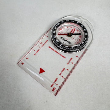【OneSize クリアー系】 Suunto ( スント ) A-10 NH コンパス A-10 NH Compass 北半球用 ベースプレート式  z00061756