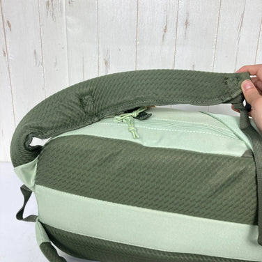 【Unisex OneSize グリーン系】 Quechua ( ケシュア ) ハイキング バックパック 20 バッグ ストレージ バックパック デイパック 容量【～29L】 z00058022  デイパック 容量【～29L】 バックパック バッグ ストレージ