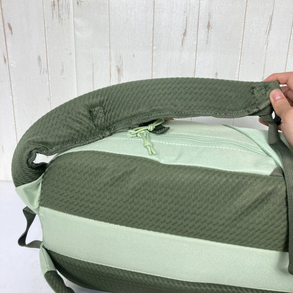 【Unisex OneSize グリーン系】 Quechua ( ケシュア ) ハイキング バックパック 20 バッグ ストレージ バックパック デイパック 容量【～29L】 z00058022  デイパック 容量【～29L】 バックパック バッグ ストレージ