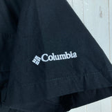 Columbia Tucannon Isle Short Sleeve Shirt, Men's Size L, Black. This cotton, wool-blend shirt is perfect as an undershirt or top.