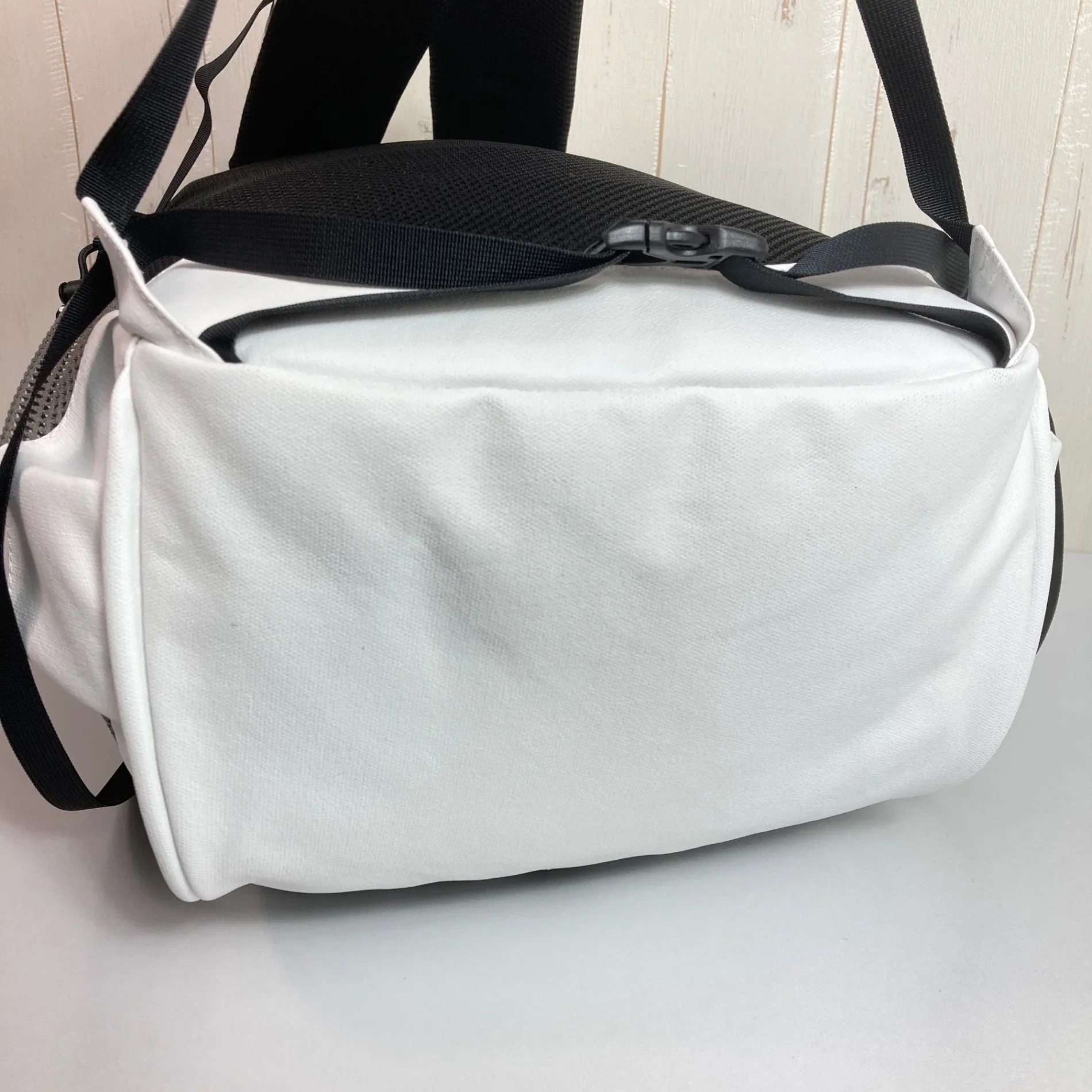 【OneSize グレー系】 holo（ホロ） オーブエム Orb M Light Gray x White ナイロン バッグ ストレージ バックパック デイパック 容量【～29L】 z00052139 Light Gray x White デイパック 容量【～2 - 【公式】2ndGEAR（セカンドギア）Webショップ【登山用品・アウトドア用品専門 買取販売店】