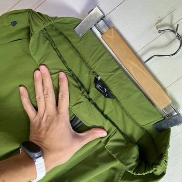 男女通用 L 码绿色 Static 全地形滑雪裤 #1 Kei 特别版。难得一见的 Moonlight Gear 联名款尼龙裤，采用软壳尼龙面料。