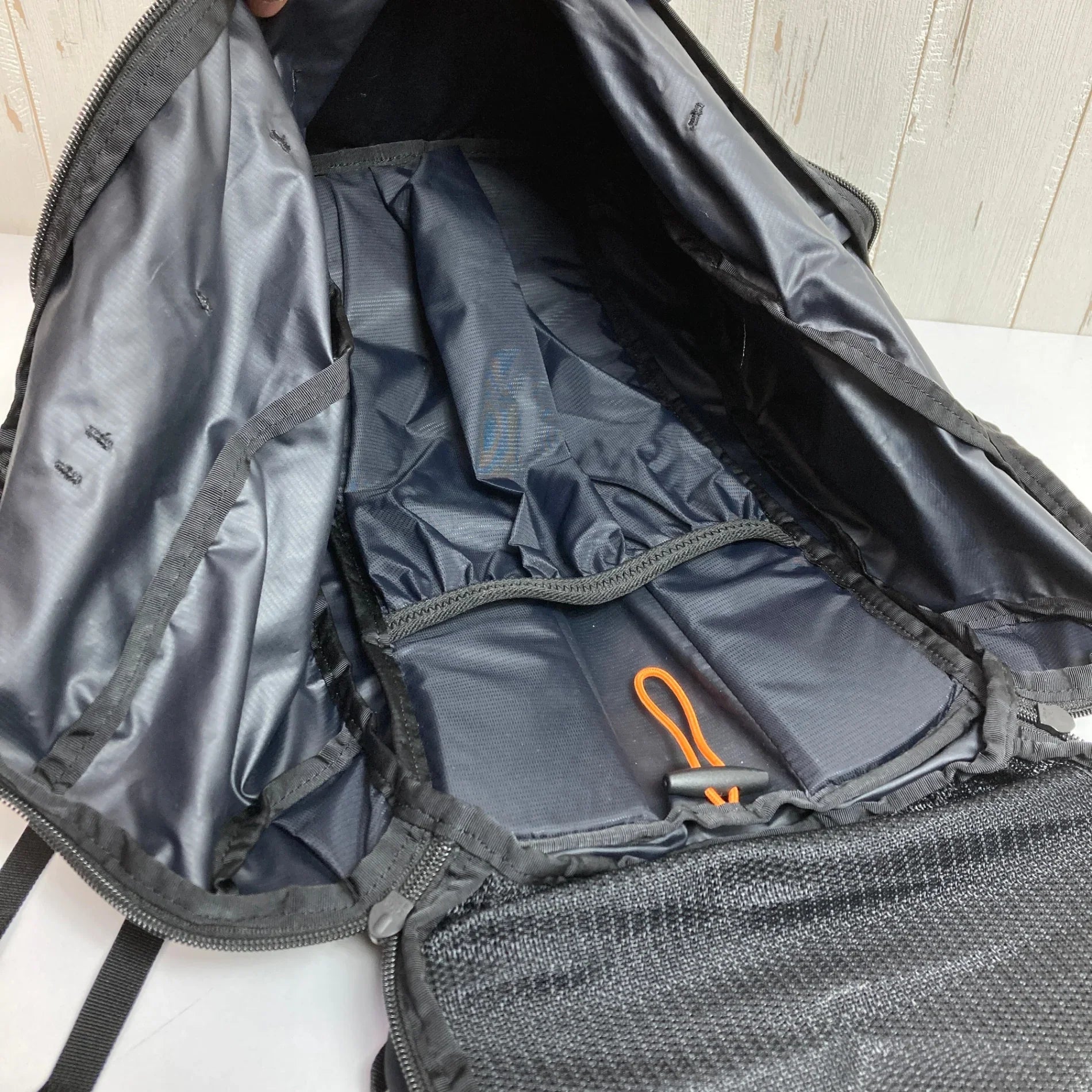 【L/XL ブラック系】 Mystery Ranch ( ミステリーランチ ) ギャラゲーター 25 GALLAGATOR 25 ナイロン バッグ ストレージ バックパック デイパック 容量【～29L】 z00052618 デイパック 容量【～29L】 バッ - 【公式】2ndGEAR（セカンドギア）Webショップ【登山用品・アウトドア用品専門 買取販売店】