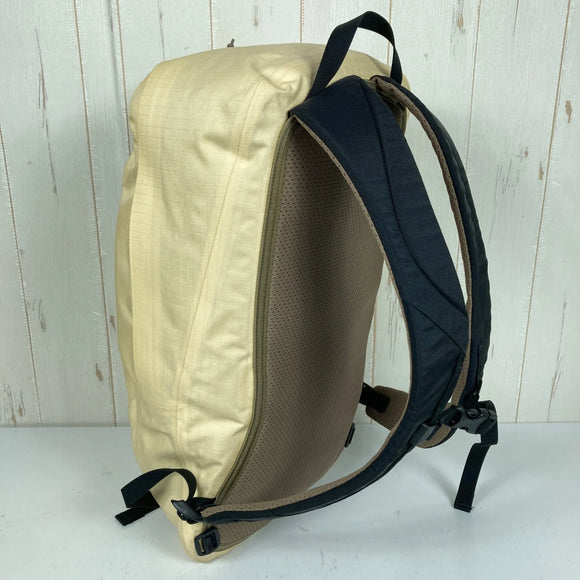 【OneSize ベージュ系】 Arcteryx ( アークテリクス ) アストリ 19 ASTRI 19 生産終了モデル 入手困難 ナイロン バッグ ストレージ バックパック デイパック 容量【～29L】 z00056263  デイパック 容量【～29L】 バック