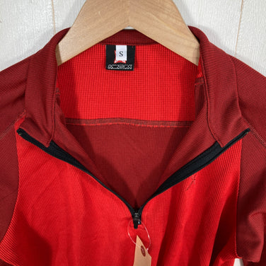 【Women's S レッド系】 Montura ( モンチュラ ) ハーフジップ ロングスリーブティー Half Zip Long Sleeve Tee ポリエステル ウェア トップス インナー シャツ ロングスリーブシャツ 化繊 z00059345  化繊 ロング
