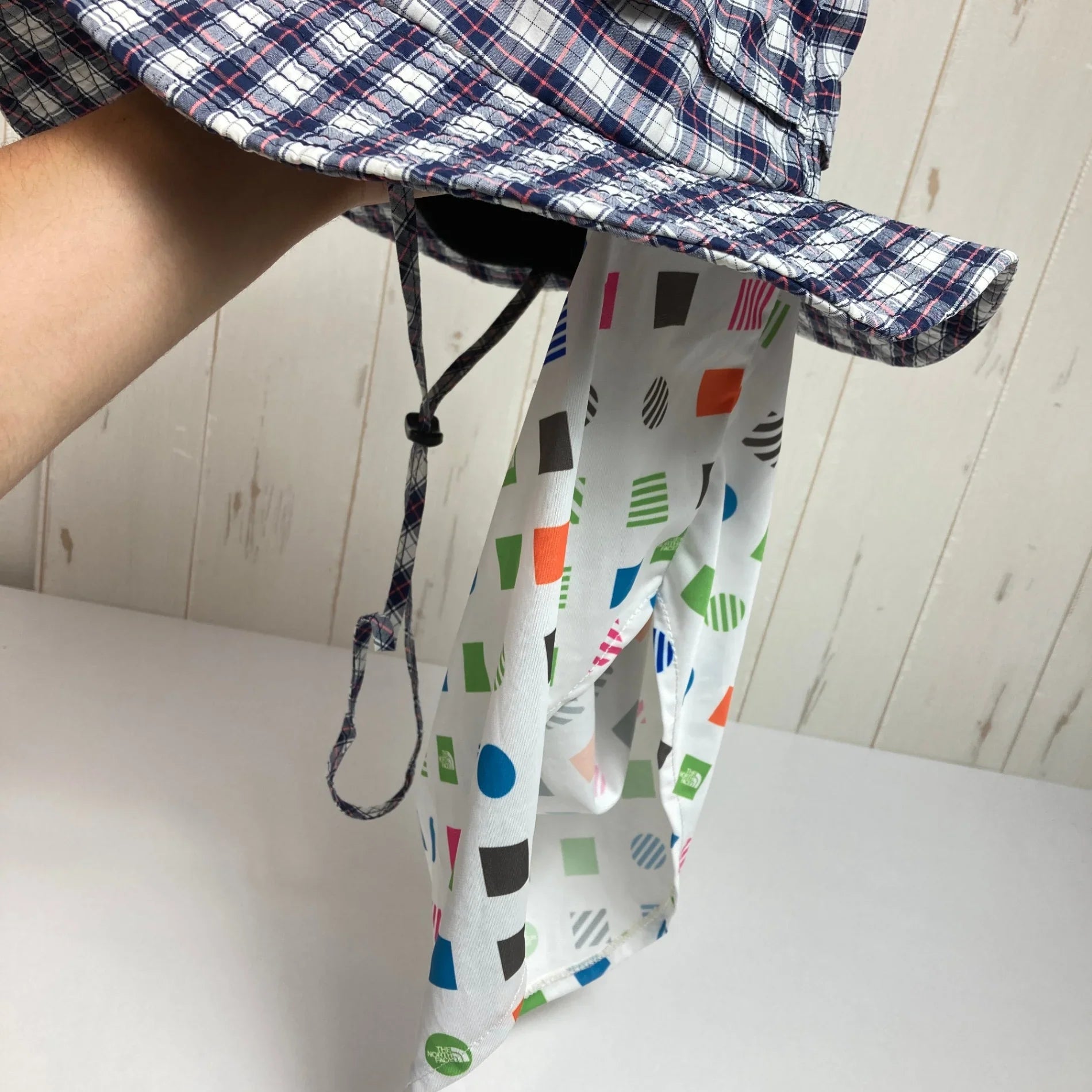 【OneSize ネイビー系】 The North Face ( ザ・ノースフェイス ) ネックゲイターシェード チェックハット ウェア ウェア小物 ヘッドウェア ハット z00052351 ハット ヘッドウェア ウェア小物 ウェア - 【公式】2ndGEAR（セカンドギア）Webショップ【登山用品・アウトドア用品専門 買取販売店】