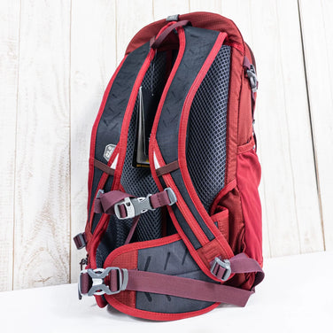 【Unisex OneSize レッド系】 Jackwolfskin ( ジャックウルフスキン ) モアブジャム 24 Red Maroon ナイロン バッグ ストレージ バックパック デイパック 容量【～29L】 z00050393 Red Maroon デイパック 容量【～ - 【公式】2ndGEAR（セカンドギア）Webショップ【登山用品・アウトドア用品専門 買取販売店】