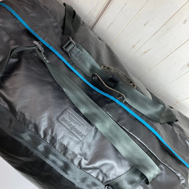 【OneSize ブラック系】 1995 Patagonia ( パタゴニア ) ブラック ホール バッグ Black Hole Bag Black 生産終了モデル 入手困難 ビッグラバータグ ヒューマンカーブ付属完品 バッグ ストレージ ダッフルバッグ ボストンバ - 【公式】2ndGEAR（セカンドギア）Webショップ【登山用品・アウトドア用品専門 買取販売店】