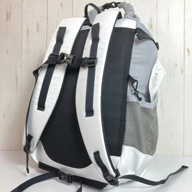 【OneSize グレー系】 holo（ホロ） オーブエム Orb M Light Gray x White ナイロン バッグ ストレージ バックパック デイパック 容量【～29L】 z00052139 Light Gray x White デイパック 容量【～2 - 【公式】2ndGEAR（セカンドギア）Webショップ【登山用品・アウトドア用品専門 買取販売店】