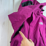 The North Face Scoop Jacket, size 120, purple, kids' size. This nylon hardshell jacket is a perfect outerwear top. Product code: z00054219.
