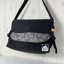 【OneSize ブラック系】 Sierra Designs ( シエラデザイン ) カモフラージュ ショルダーバッグ Camouflage Shoulder Bag グレーカモ バッグ ストレージ ショルダーバッグ z00061425 グレーカモ ショルダーバッグ-1