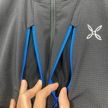 【Men's S ブルー系】 Montura ( モンチュラ ) エアープロテック ジャケット Air Pro Tech Jacket ブラック / スカイブルー ナイロン ウェア トップス アウター ジャケット ソフトシェル z00053638 ブラック / ス