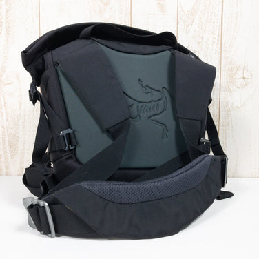 【OneSize ブラック系】 Arcteryx ( アークテリクス ) ミストラル 8 Mistral 8 ショルダーバッグ メッセンジャーバッグ クーリエバッグ ロールトップ 生産終了モデル 入手困難 6779 ショルダーバッグ バッグ ストレージ - 【公式】2ndGEAR（セカンドギア）Webショップ【登山用品・アウトドア用品専門 買取販売店】