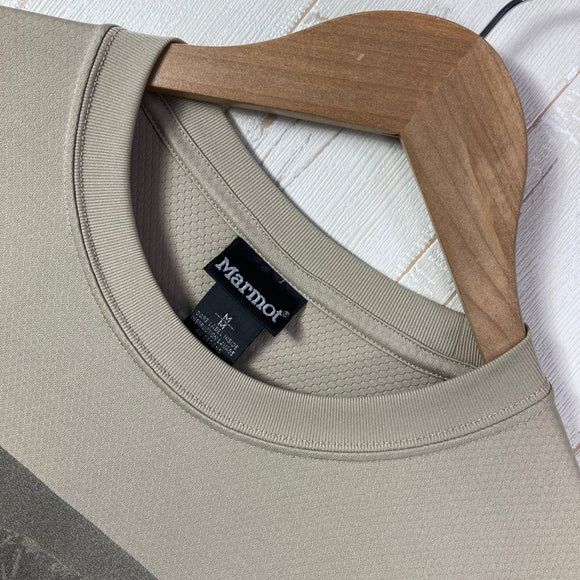 【Men's M ベージュ系】 Marmot ( マーモット ) マウンテン フォト ハーフスリーブ ティー Mountain Photo Half Sleeve Tee ポリエステル ウェア トップス インナー シャツ ショートスリーブTシャツ クルーネック 化繊