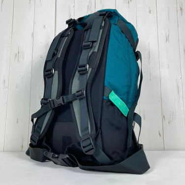 One Size Green 1995 Dana Design Hoodoo Spire (Spruce/Black) Discontinued, Hard-to-Find Nylon Storage Backpack/Daypack (Up to 29L Capacity)