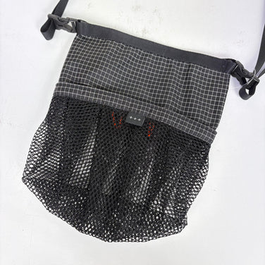 【OneSize ブラック系】 Light Sewing Machine ( ライトソーイングマシン ) ザ フューチャー The Future  ブラック（ブラックストラップ） z00057429 ブラック（ブラックストラップ） サコッシュポーチ バッグ ストレー