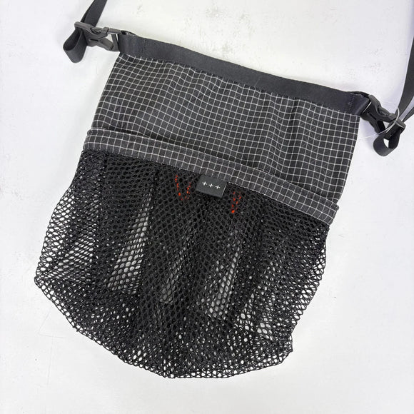 【OneSize ブラック系】 Light Sewing Machine ( ライトソーイングマシン ) ザ フューチャー The Future  ブラック（ブラックストラップ） z00057429 ブラック（ブラックストラップ） サコッシュポーチ バッグ ストレー