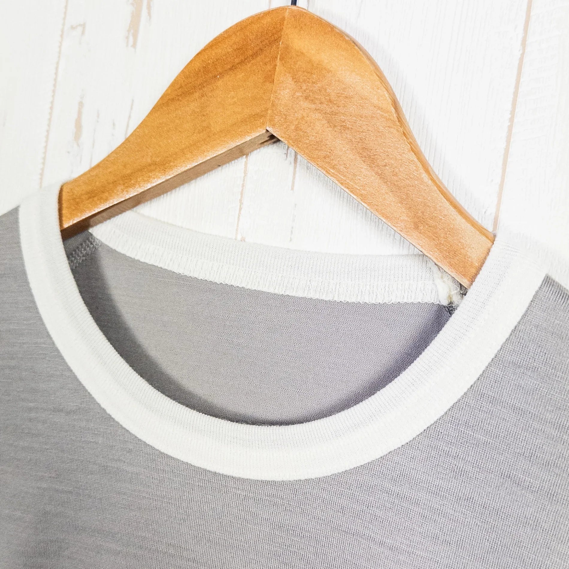 【Men's M グレー系】 Ridge Mountain Gear ( リッジマウンテンギア ) アンワインド メリノ ティー ロングスリーブ Unwind Merino Tee Long Sleeve Warm Pebble メリノウール ウェア トップス イ - 【公式】2ndGEAR（セカンドギア）Webショップ【登山用品・アウトドア用品専門 買取販売店】