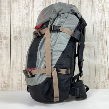 【Regular グレー系】 Arcteryx ( アークテリクス ) サイロ 40 Silo 40 バックパック 生産終了モデル 入手困難 容量【30L～54L】 バックパック バッグ ストレージ - 【公式】2ndGEAR（セカンドギア）Webショップ【登山用品・アウトドア用品専門 買取販売店】