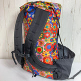 【S レッド系】 LiteAF（ライトエーエフ） プリンテッド ダイニーマ 20L カーブ フレームレス PRINTED DYNEEMA 20L CURVE FRAMELESS GROOVY BLOOMS バッグ ストレージ バックパック デイパック - 【公式】2ndGEAR（セカンドギア）Webショップ【登山用品・アウトドア用品専門 買取販売店】