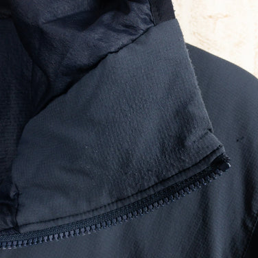 【Men's S ネイビー系】 Arcteryx ( アークテリクス ) アトム LT フーディ Atom LT Hoody ナイロン 14644 International Men's ポーラテック・パワーストレッチ 化繊インサレーション アウター ジャケット - 【公式】2ndGEAR（セカンドギア）Webショップ【登山用品・アウトドア用品専門 買取販売店】