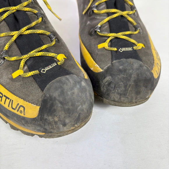 【Men's 26.7cm グレー系】 La Sportiva ( ラ・スポルティバ ) トランゴ アルプ エボ ゴアテックス Trango Alp Evo GTX Grey / Yellow アルパインブーツ レザーアッパー GORE-TEX ビブラムソール フットウェア