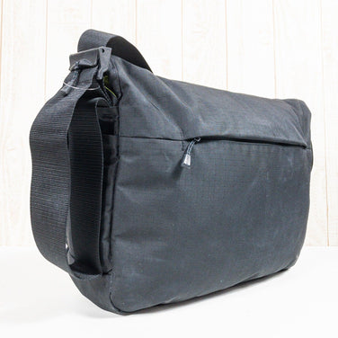 【OneSize ブラック系】 Montbell ( モンベル ) ベルニナ フラップショルダー L ナイロン 1123899 クーリエバッグ ショルダーバッグ メッセンジャーバッグ バッグ ストレージ - 【公式】2ndGEAR（セカンドギア）Webショップ【登山用品・アウトドア用品専門 買取販売店】