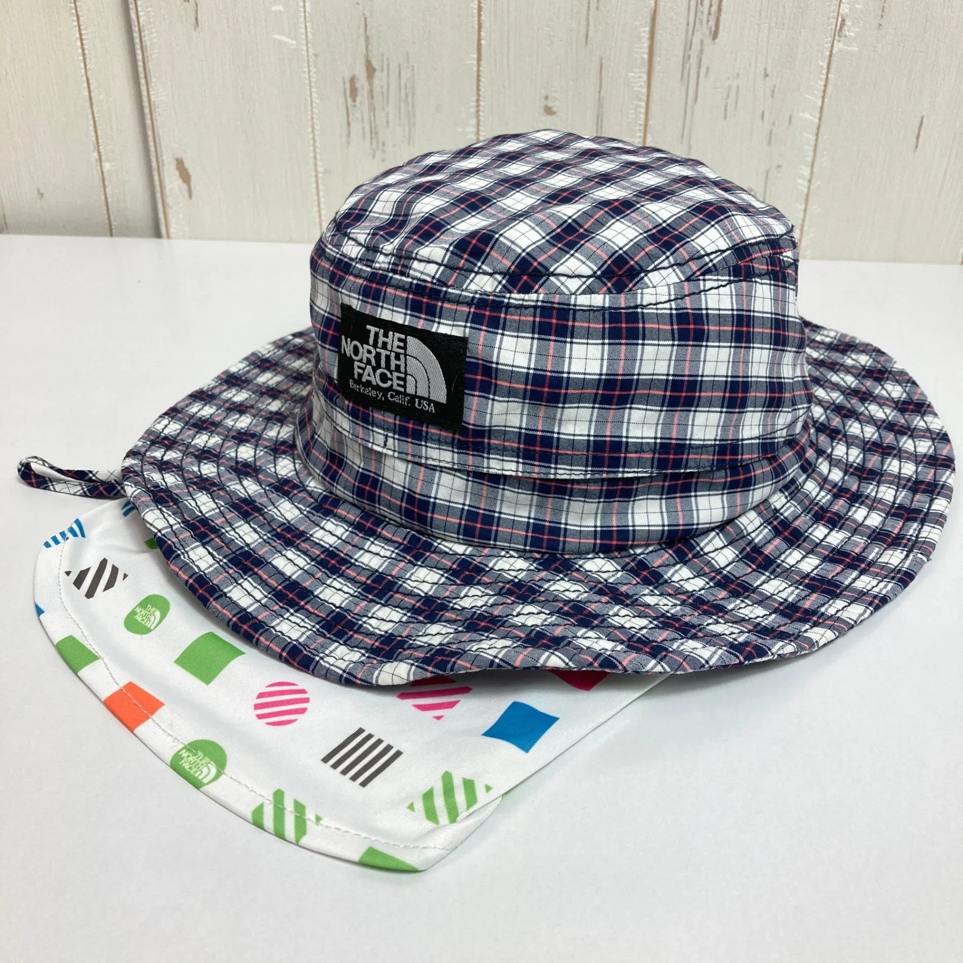 【OneSize ネイビー系】 The North Face ( ザ・ノースフェイス ) ネックゲイターシェード チェックハット ウェア ウェア小物 ヘッドウェア ハット z00052351 ハット ヘッドウェア ウェア小物 ウェア - 【公式】2ndGEAR（セカンドギア）Webショップ【登山用品・アウトドア用品専門 買取販売店】