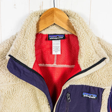 2014 Patagonia Classic Retro-X Vest (ELKH/Elcap Khaki) Men's Small Beige. Polyester fleece top. Product code: z00052861 EL.