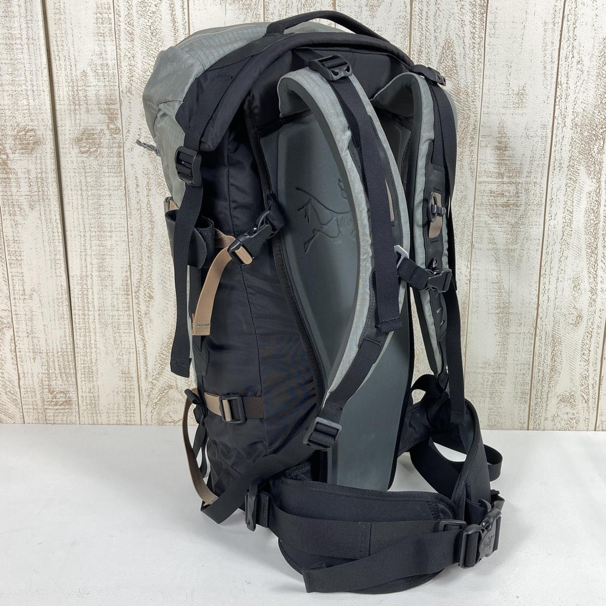 【普通灰】Arcteryx Silo 40 Silo 40背包 停产型号 很难获得 容量【30L到54L】背包包收纳