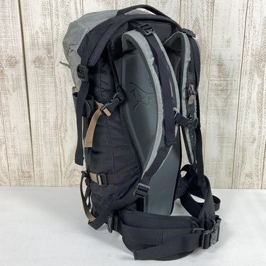 【Regular グレー系】 Arcteryx ( アークテリクス ) サイロ 40 Silo 40 バックパック 生産終了モデル 入手困難 容量【30L～54L】 バックパック バッグ ストレージ - 【公式】2ndGEAR（セカンドギア）Webショップ【登山用品・アウトドア用品専門 買取販売店】