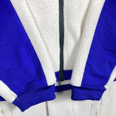 The North Face Denali 2 Jacket, Men's, Small, Blue. Discontinued and Hard to Find. Made to European and American standards. Polyester fleece outerwear. (z000539)