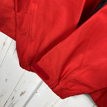 Millet Typhon 50000 保暖弹力夹克，男款，中号，红色。这款尼龙外套为硬壳夹克。（产品代码：z00055640）