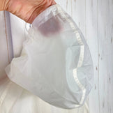 男女通用 2 象牙色 Rawlow Mountain Works Drizzler 连帽衫，米色尼龙，防风夹克，外套，z00053675，Ec