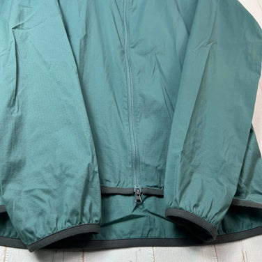 Teton Bros Men's Wind River Hoody, Size M, Green. Nylon outerwear jacket with windshell construction. Product code: z00054408.