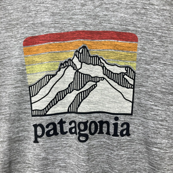 【Men's S グレー系】 2021 Patagonia ( パタゴニア ) ロングスリーブ キャプリーン クール デイリー グラフィック シャツ Long-Sleeved Capilene Cool Daily Graphic Shirt 速乾 / 防臭 /
