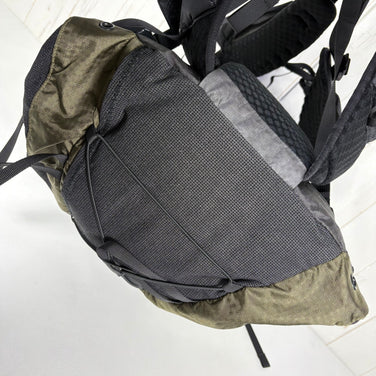 【M グリーン系】 Six Moon Designs ( シックスムーンデザインズ ) フライト 30 ウルトラ Flight 30 Ultra Gray / Green スタンダードハーネス バッグ ストレージ バックパック 容量【30L～54L】 z