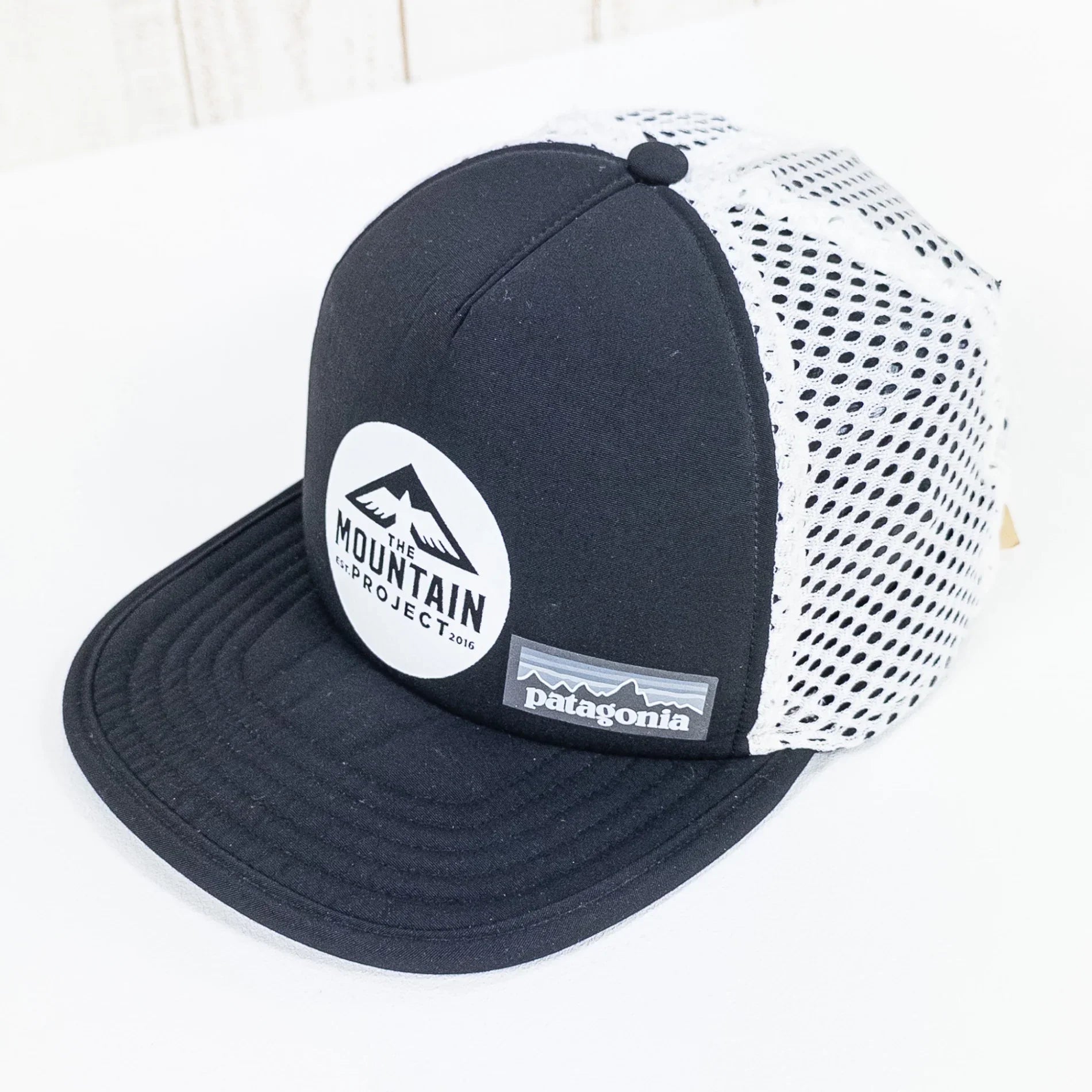 【OneSize ブラック系】 Patagonia ( パタゴニア ) ダックビル トラッカーハット THE MOUNTAIN EST.PROJECT 2016 ウェア ウェア小物 ヘッドウェア キャップ z00051356 キャップ ヘッドウェア ウェア小物 ウ - 【公式】2ndGEAR（セカンドギア）Webショップ【登山用品・アウトドア用品専門 買取販売店】