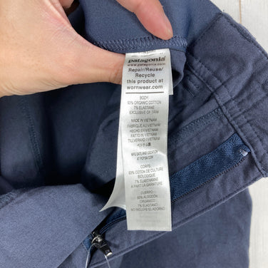 【Men's 36 ネイビー系】 2023 Patagonia ( パタゴニア ) メンズ ベンガ ロック パンツ レギュラー Men's Venga Rock Pants - Regular SMDB / Smolder Blue オーガニックコットン ストレッチ