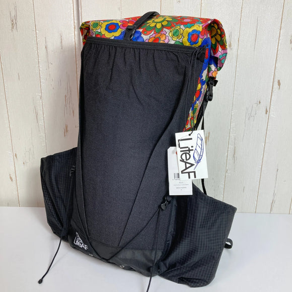 【S レッド系】 LiteAF（ライトエーエフ） プリンテッド ダイニーマ 20L カーブ フレームレス PRINTED DYNEEMA 20L CURVE FRAMELESS GROOVY BLOOMS バッグ ストレージ バックパック デイパック - 【公式】2ndGEAR（セカンドギア）Webショップ【登山用品・アウトドア用品専門 買取販売店】