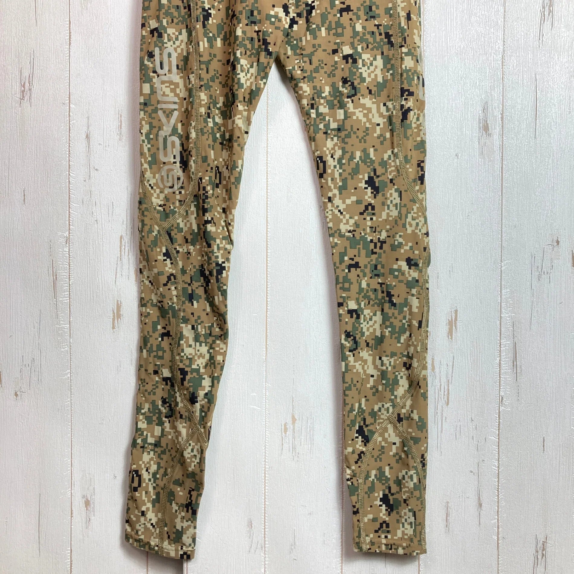 【Men's M ブラウン系】 Skins ( スキンズ ) コンプレッションアンダータイツ デジタルカモ ナイロン ウェア ボトムス タイツ z00051881 デジタルカモ タイツ ボトムス ウェア - 【公式】2ndGEAR（セカンドギア）Webショップ【登山用品・アウトドア用品専門 買取販売店】