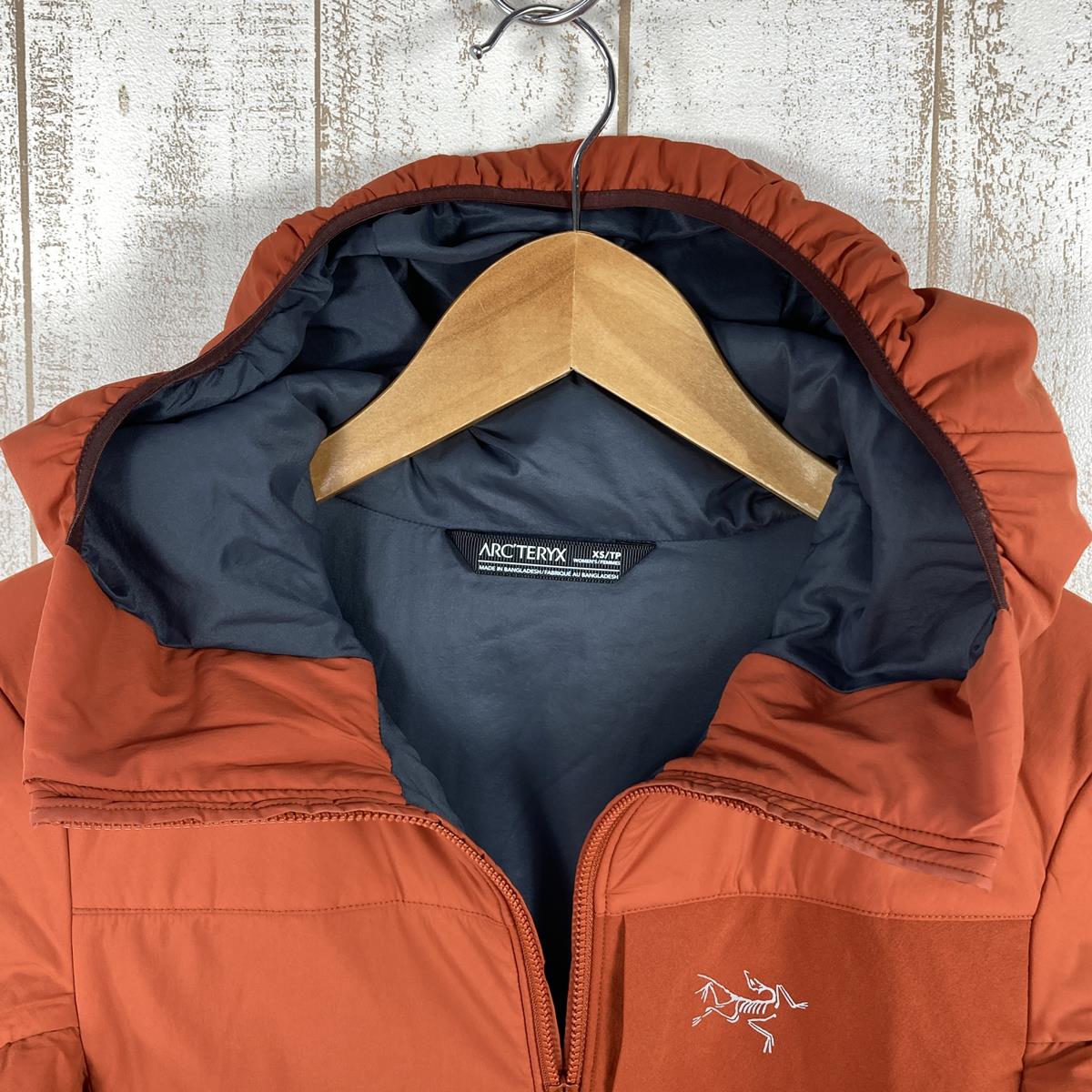 【女款XS红色系列】Arcteryx Proton Lightweight Hoody Proton Lt Hoody 主动保暖主动抓绒风壳外套 24006 国际女装