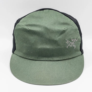 Arcteryx 棉质网眼帽（S/M 绿） - 已停产，难觅踪影。棉质服装、配饰、头饰、帽子 (z00053009)。帽子、头饰、配饰、服装。