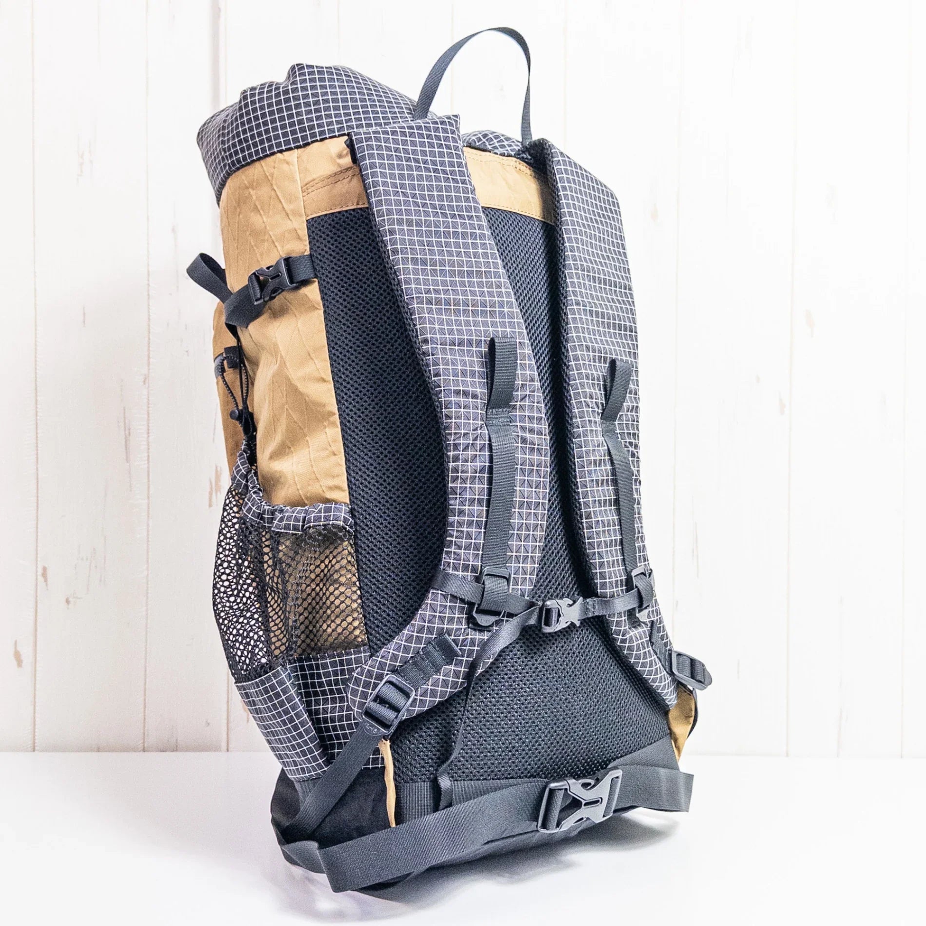 【OneSize ベージュ系】 Rawlow Mountain Works ( ロウロウマウンテンワークス ) バンビ X-Pac edition コヨーテ ナイロン バッグ ストレージ バックパック デイパック 容量【～29L】 X-Pac VX21 ( エックス - 【公式】2ndGEAR（セカンドギア）Webショップ【登山用品・アウトドア用品専門 買取販売店】