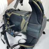 【Unisex OneSize グリーン系】 Karrimor ( カリマー ) リッジ 40 タイプ II Ridge 40 Type II Lt.Khaki 2気室 レインカバー付属 ナイロン バッグ ストレージ バックパック 容量【30L～54L】 z00061095 Lt