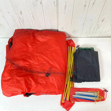 【OneSize レッド系】 Hilleberg The Tentmaker ( ヒルバーグ ) アクト Akto 生産終了モデル 入手困難 旧タグ 革タグ ナイロン キャンピングギア テント 山岳テント z00056545  山岳テント テント キャンピングギア