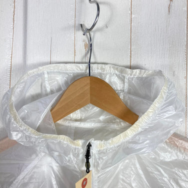 Mountain Hardwear Ghost Whisperer Hooded Jacket, Men's Size Small, White. Nylon outerwear, windshield, and top.