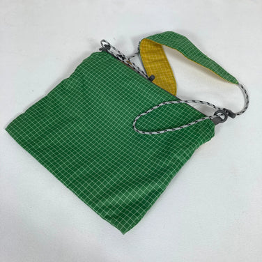 【OneSize グリーン系】 Kelty ( ケルティ ) ダイニーマ サコッシュ DYNEEMA SACOCHE ライトグリーン / イエロー 生産終了モデル 入手困難 バッグ ストレージ サコッシュポーチ z00054342 ライトグリーン / イエロー サコ