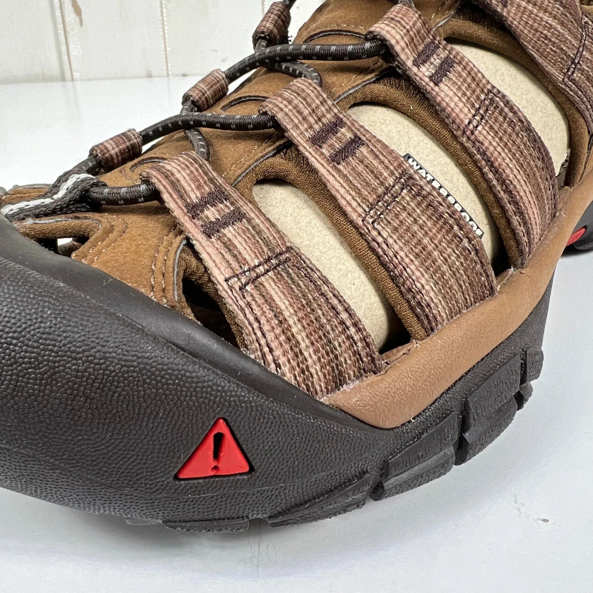 Women's 25.0cm ブラウン系】 Keen ( キーン ) NEW PORT RETRO × FUJI