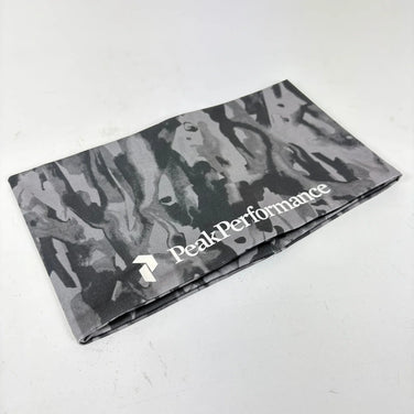 【OneSize グレー系】 Peak Performance ( ピークパフォーマンス ) トレイルプリント ヘッドバンド Trail Print Headband ポリエステル ウェア ウェア小物 ヘッドウェア ヘッドバンド イヤーウォーマー z0005740